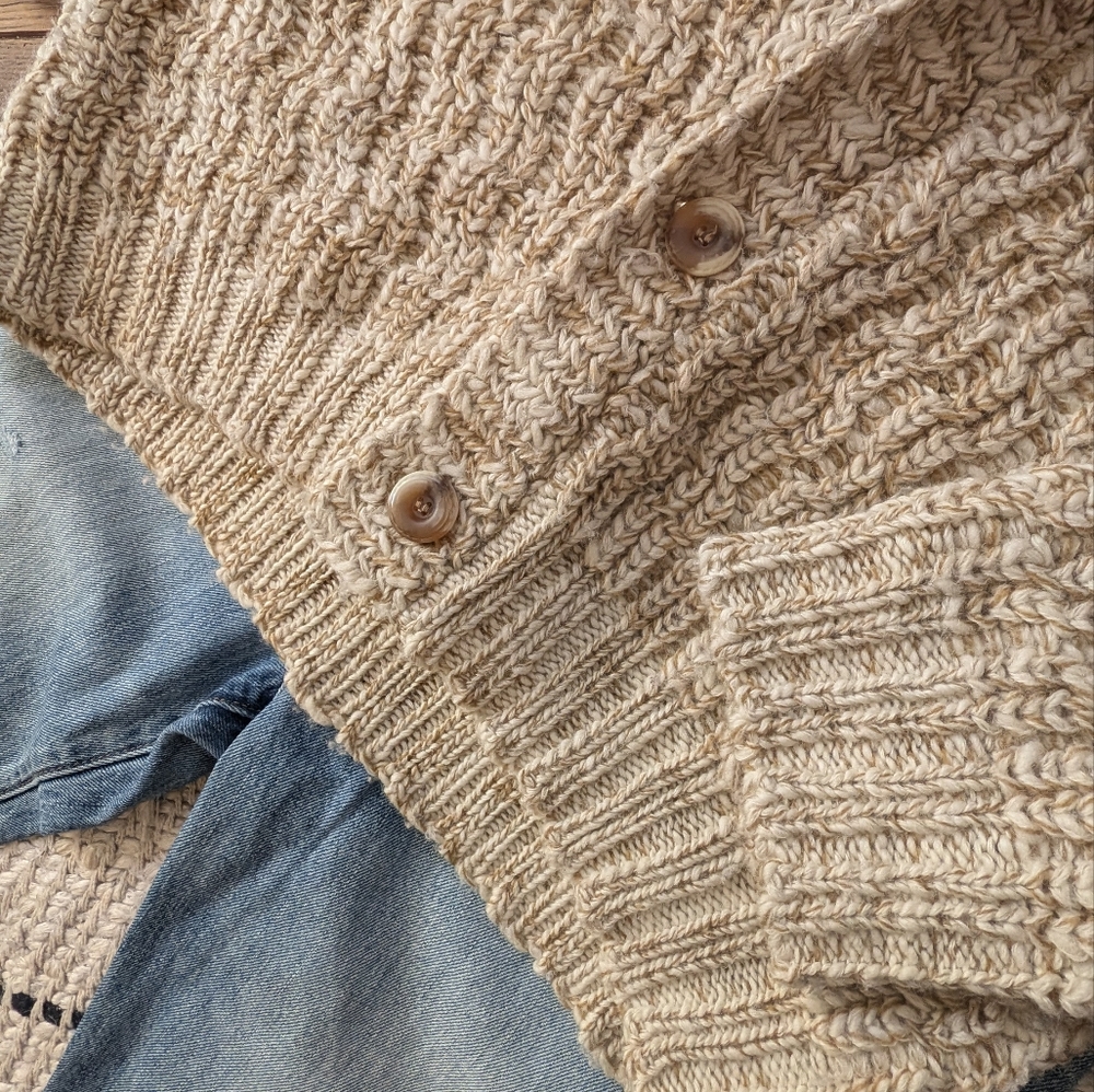 Women's Wool Cardigan - Picture 4 of 4